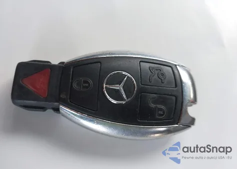 2008 Mercedes-Benz C 300 Luxury/Sport z USA, uszkodzony, nr VIN WDDGF54X28F101119